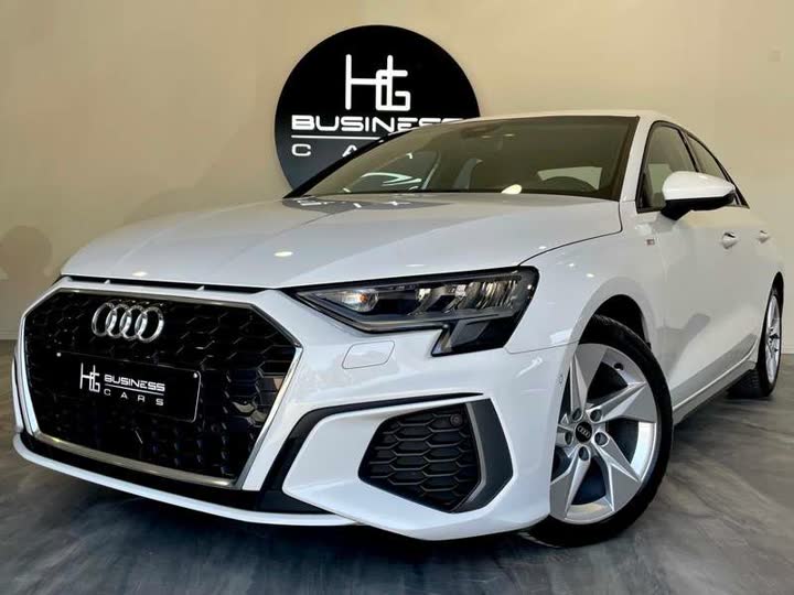 Audi A3 35 TDi S line — 5060 Keumiée